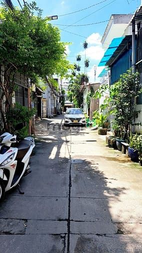 Nhà 2 Tầng Trương Thị Hoa, Tân Thới Hiệp 60m² giá 4.85 tỷ - Hẻm xe hơi, tiện nghi đầy đủ!