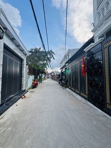 Nhà phố Trương Thị Hoa, Tân Thới Hiệp 72m² giá 5.4 tỷ - Sổ hồng riêng, thương lượng!