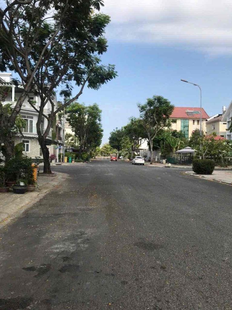 Bán nhà mặt tiền KDC ven sông Nguyễn Văn Linh 126m² - 3 tầng giá 24 tỷ - An ninh tốt!