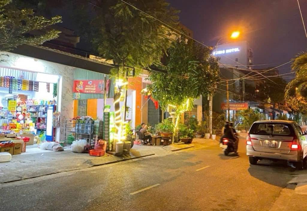 Nhà mặt tiền Vũ Quỳnh Đà Nẵng 75m² giá 5 tỷ - Cách biển chỉ 100m!