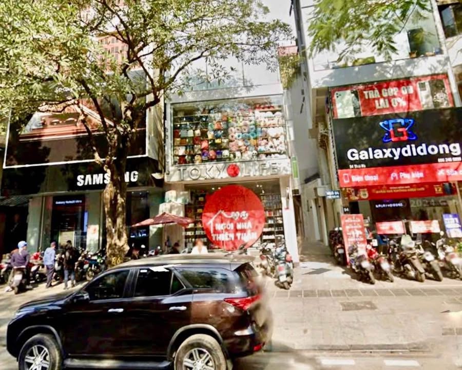 Cho thuê mặt phố Thái Hà 30m² giá 50 triệu - Mặt tiền đẹp, kinh doanh sầm uất!