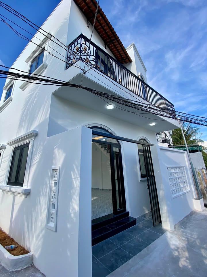 Nhà lầu mới Phường 6, Mỹ Tho 48m² chỉ 1.79 tỷ - Vị trí siêu hot gần Big C!