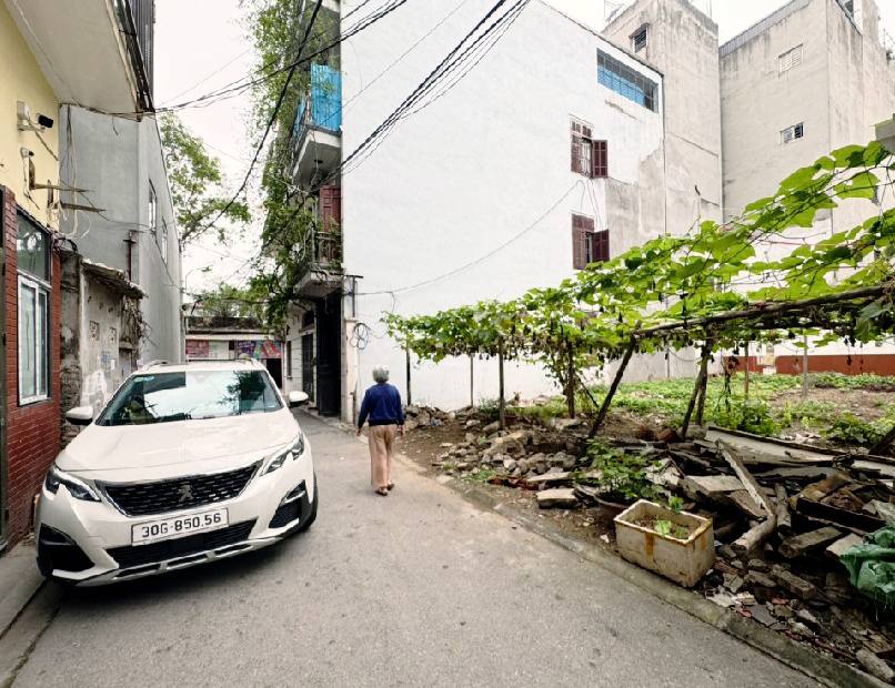 Đất phân lô Trâu Quỳ 86.5m² giá 12.6 tỷ - Kinh doanh ô tô thoải mái!