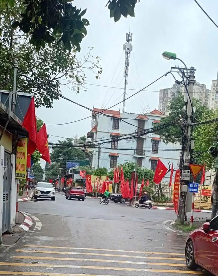 Nhà riêng Lĩnh Nam 32m² giá thỏa thuận - Ô tô đỗ cửa 24/24!