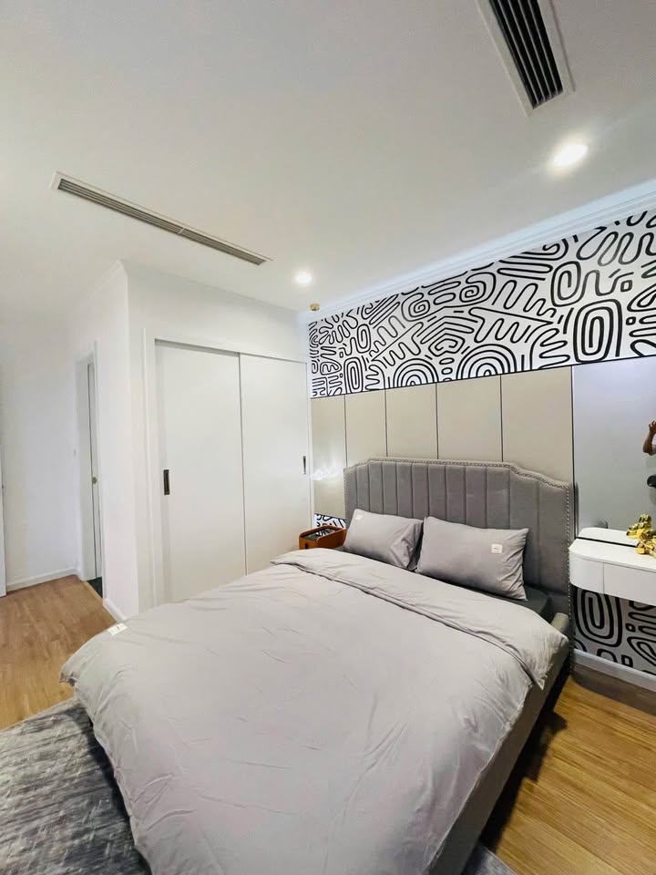 Căn hộ Times City 95m² giá 10.2 tỷ - Full nội thất, cần bán gấp!