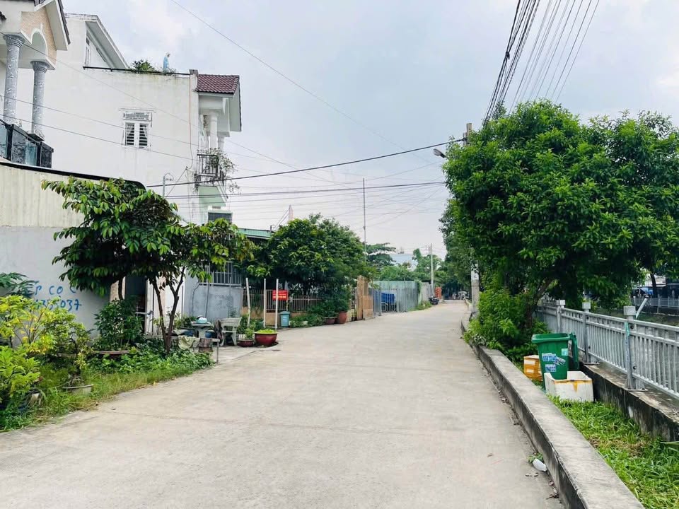 Đất mặt tiền kênh Thạnh Xuân 33, quận 12, 89m² giá 5.3 tỷ - Cơ hội đầu tư sinh lời!