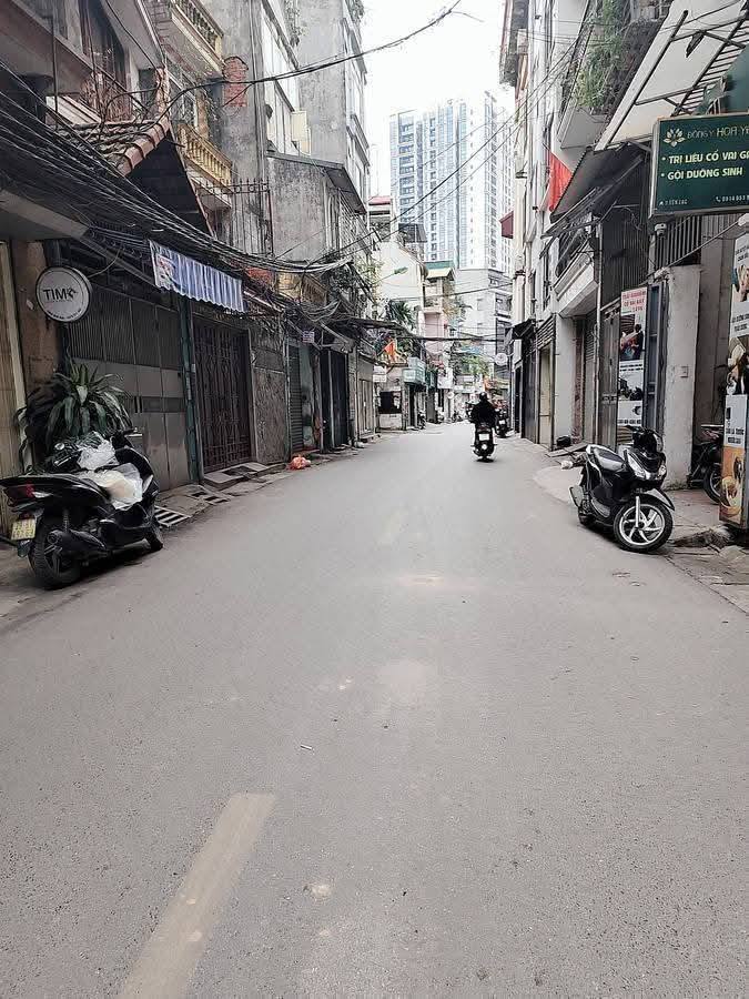 Bán nhà mặt phố Yên Lạc, Hai Bà Trưng, 91m² - Kinh doanh đỉnh cao với nội thất cao cấp