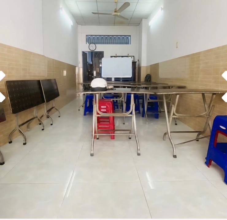 Nhà đẹp 78m² 3 tầng hẻm Hồ Bá Kiện, Q10 giá 7.8 tỷ - Cơ hội đầu tư tuyệt vời!