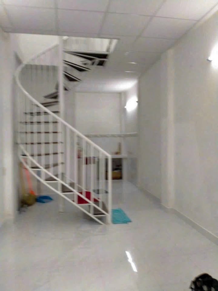 Nhà ở ấp 7, xã Lê Minh Xuân, Bình Chánh 24m² giá 1.6 tỷ - Sổ hồng riêng, giao thông thuận lợi!