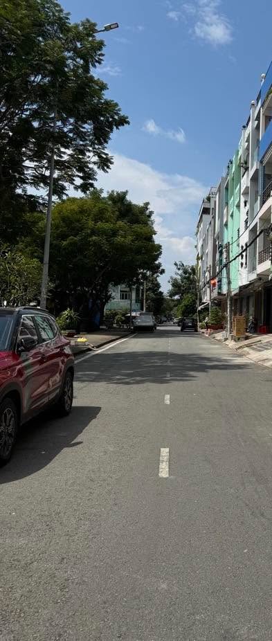 Nhà lô gốc phường Bình Phú, quận 6, diện tích 40m², giá 6.5 tỷ - Vị trí thuận lợi gần Mega Market!