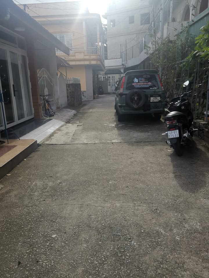 Nhà cấp 4 đường Lê Hồng Phong, Đà Lạt 70m² giá 6.25 tỷ - Gần tiện ích, hẻm ô tô rộng!