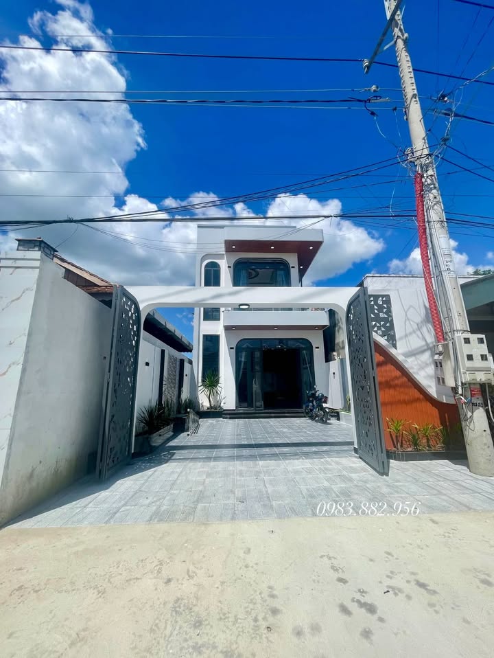Nhà lầu mới hoàn thiện 142.6m² tại Bàu Năng, Tây Ninh - Thiết kế hiện đại, giá chỉ 2.65 tỷ!