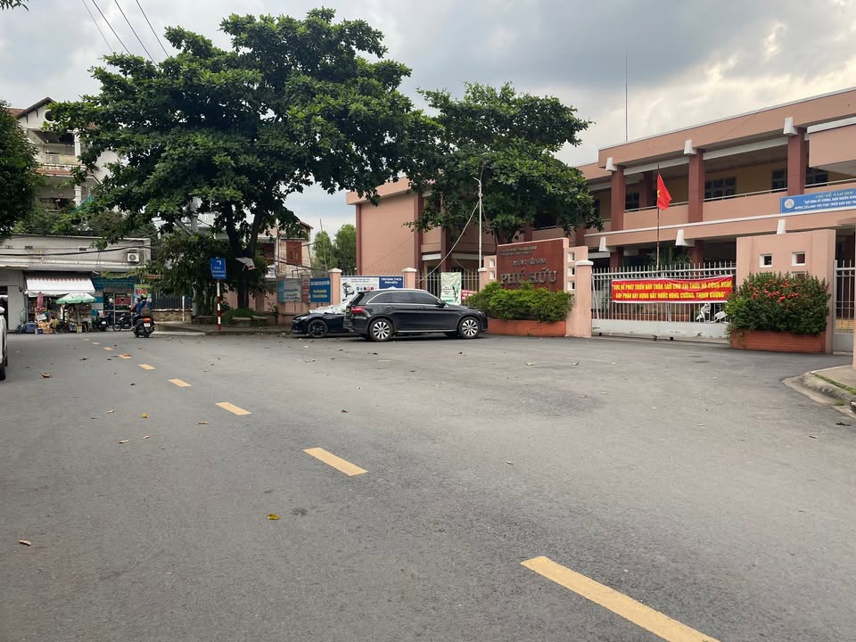 Lô đất Phú Hữu 95m² giá chỉ 4.1 tỷ - Cơ hội đầu tư tuyệt vời!