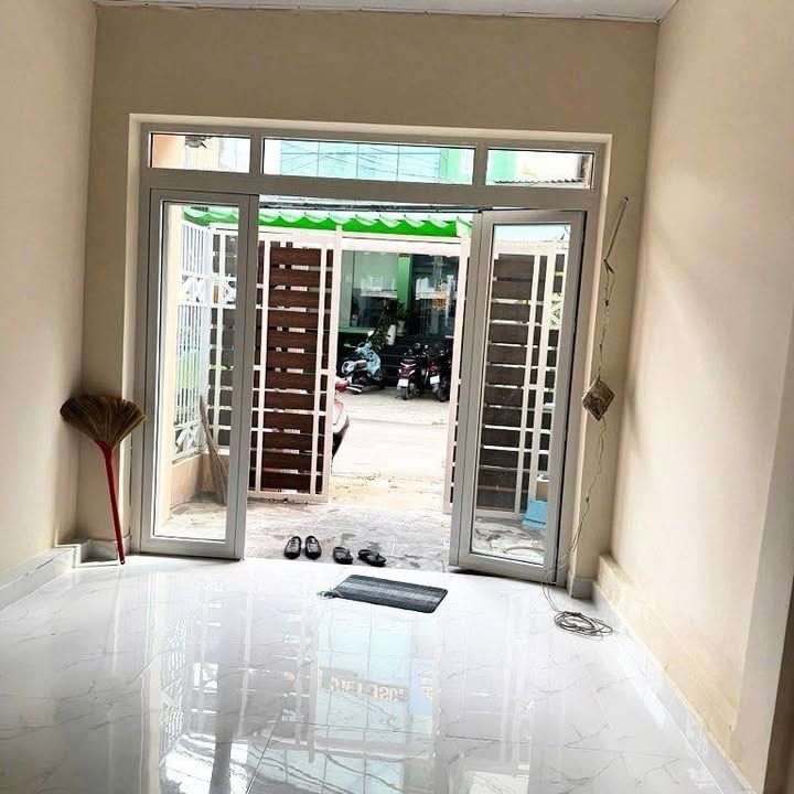 Nhà mặt tiền đường 546, Quận 9, 52m² giá 5 tỷ - Đầu tư sinh lời ngay!