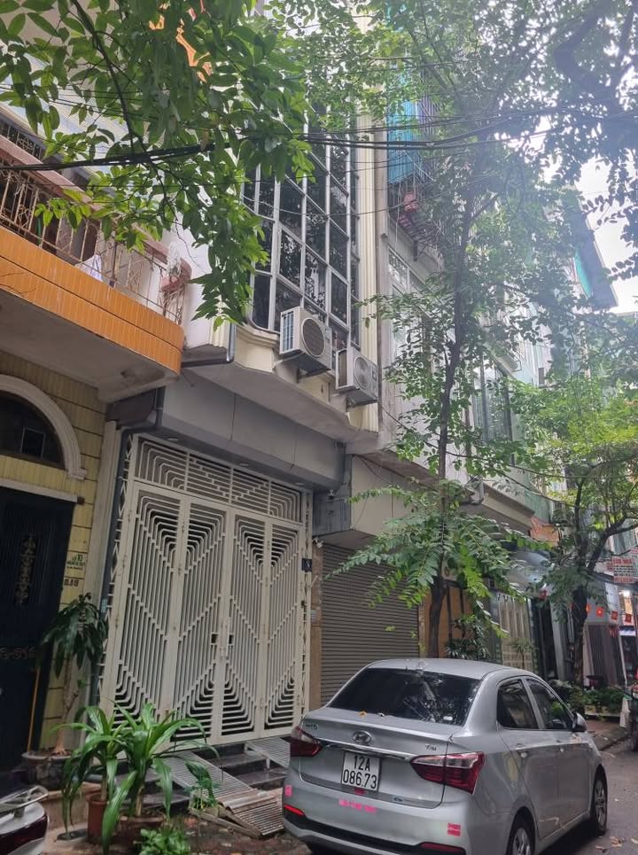 Bán nhà phân lô đường Nguyên Hồng, Đống Đa 52m² giá 27 tỷ - Kinh doanh đỉnh cao!