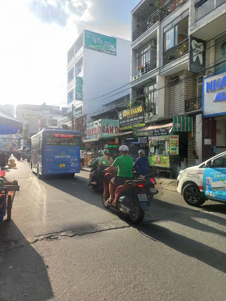 Nhà mặt tiền đường 15 Tân Quy, Quận 7 – Diện tích 74m² – Giá 16 tỷ, kinh doanh sầm uất!