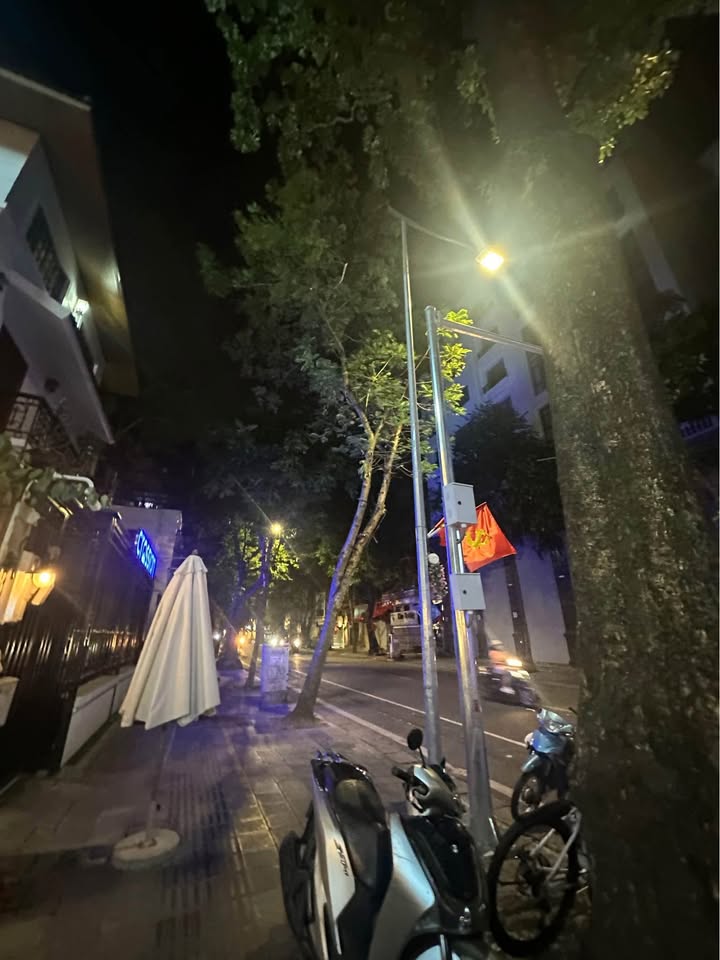 Nhà mặt phố Yên Lạc, quận Hai Bà Trưng, 90m² giá 26 tỷ - Kinh doanh đắc địa!