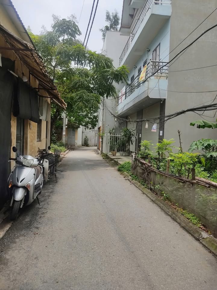 Đất Cự Khối, Long Biên 130m² giá 13.8 tỷ - Tặng dãy phòng trọ cho thu nhập ổn định!