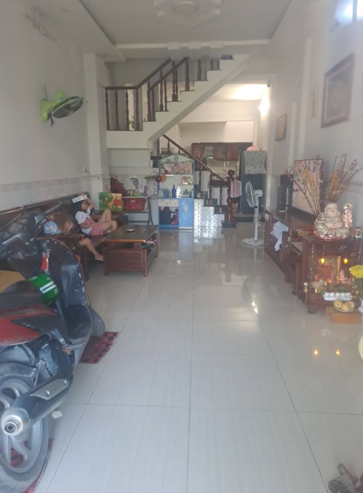 Nhà Bà Điểm Hóc Môn 60m² giá 2.5 tỷ - Chính chủ, ô tô vào tận nhà!