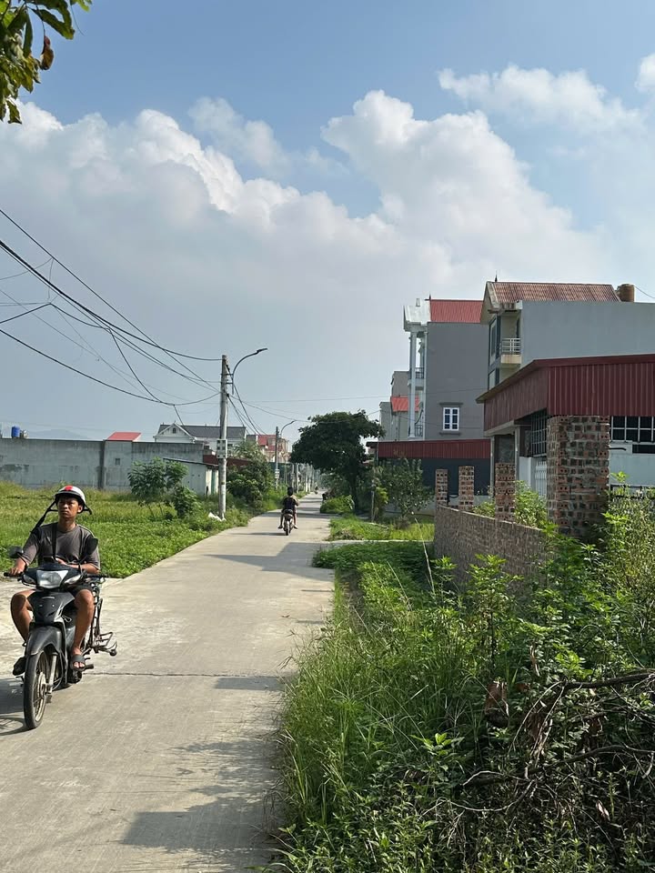 Đất nền Giãn dân Xuân Thủy, Quế Tân 125m² giá 2 tỷ - Cơ hội đầu tư tuyệt vời!