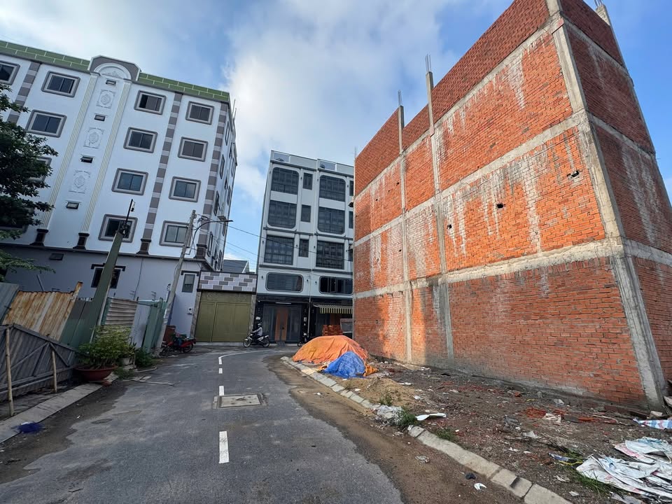 Đất nền Mã Lò Bình Tân 236m² giá 5.6 tỷ - Lô góc 2 mặt tiền, tiện ích đầy đủ!