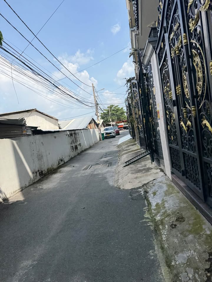 Nhà phố KDC A.D.Vương, Phú Định, 200m² giá 5.7 tỷ - Thiết kế hiện đại, sẵn sàng ở ngay!