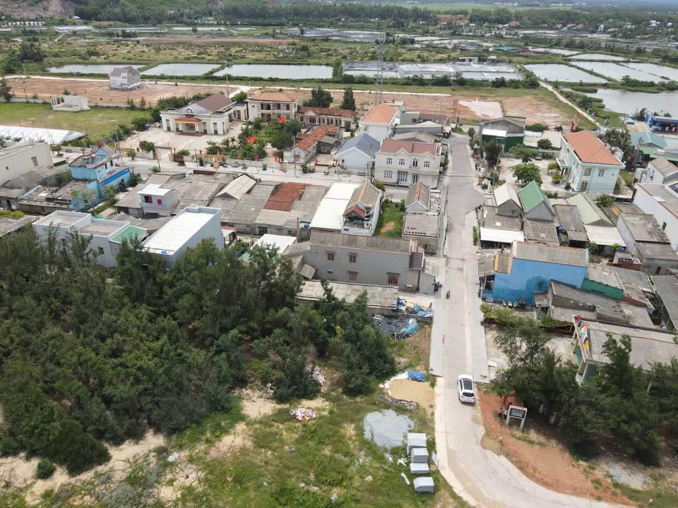 Đất lô góc mặt tiền biển Hoài Hải Bình Định 137m² giá 2 tỷ - Cơ hội đầu tư hấp dẫn!