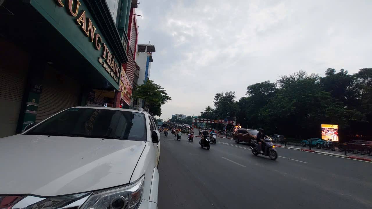 Bán nhà mặt phố Tây Sơn Đống Đa 60m² giá 42 tỷ - Ô tô tránh, kinh doanh thuận lợi!