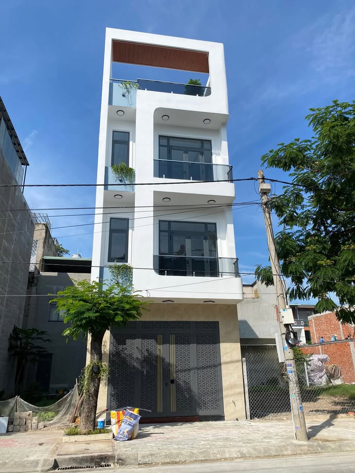 Nhà đẹp mới xây KDC Đại Ngàn 70m² giá 6.2 tỷ - Thiết kế hiện đại, sang trọng!