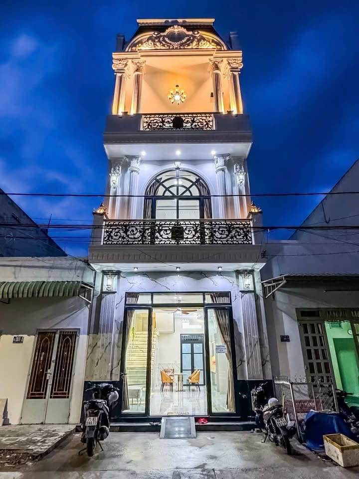 Nhà trệt 2 lầu mới đẹp tại đường Ngô Thì Nhậm, Cần Thơ - Giá chỉ 5.1 tỷ!