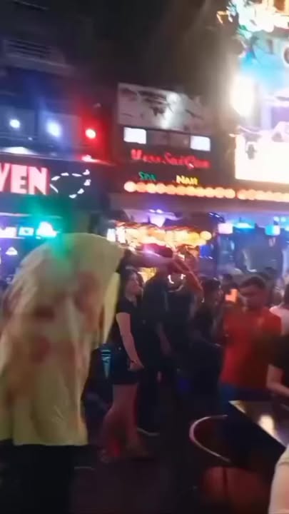 Nhà riêng 2 mặt tiền Trần Hưng Đạo, Quận 1, 17m² giá 5.5 tỷ - Đầu tư sinh lời cao!