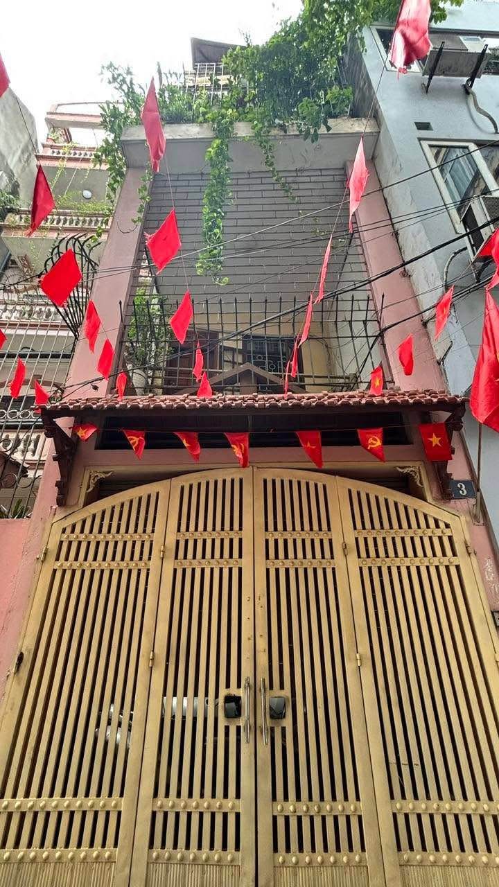 Nhà 4 Tầng Đống Đa 68m² giá 36.2 tỷ - Kinh doanh sầm uất, ô tô vào tận nơi!