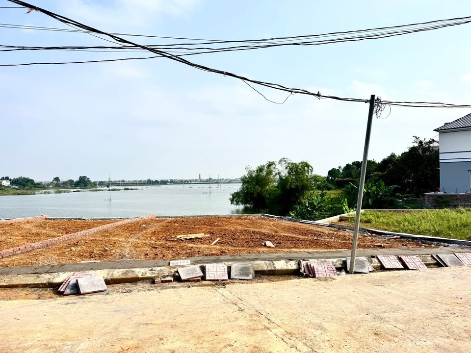 Đất thổ cư 165m² Phú Cát, Quốc Oai - Giá 2.3 tỷ - View sông tuyệt đẹp!