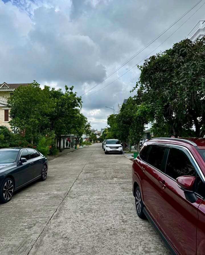 Đất nền Móng Cái 100m² giá 3 tỷ - An ninh tốt, hàng xóm thân thiện!