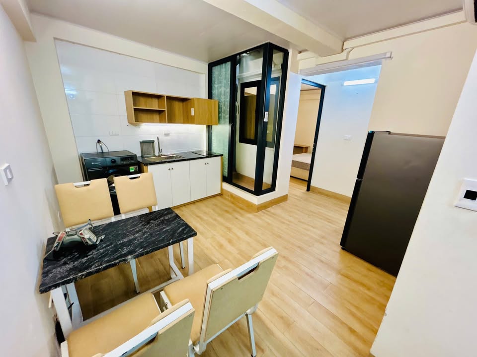 Căn hộ cho thuê 318 Đê La Thành, Đống Đa 2PN giá chỉ 7.5 triệu - Ở ngay!