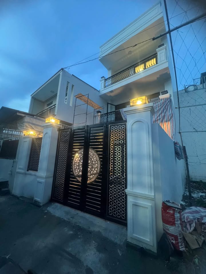 Nhà 1 Trệt 2 Lầu Vĩnh Ngọc 120m² giá 4.779 tỷ - Thiết kế sang trọng và thoáng đãng!