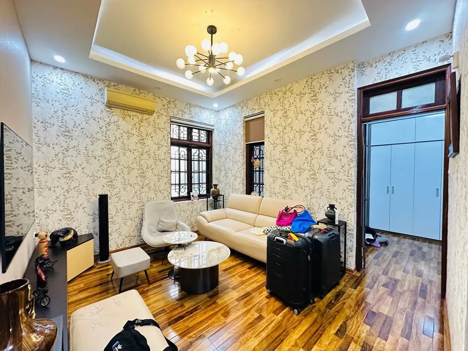 Nhà 4 Tầng Quán Thánh, Ba Đình 131m² giá 34.5 tỷ - Vị trí đắc địa và tiện ích bạt ngàn!