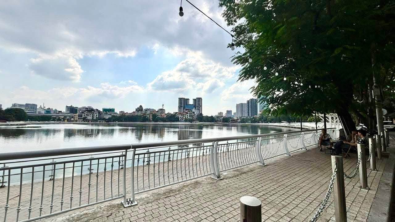 Nhà mặt tiền Hoàng Cầu, Đống Đa 71m² giá 35.9 tỷ - Lô góc đắc địa, kinh doanh sầm uất!