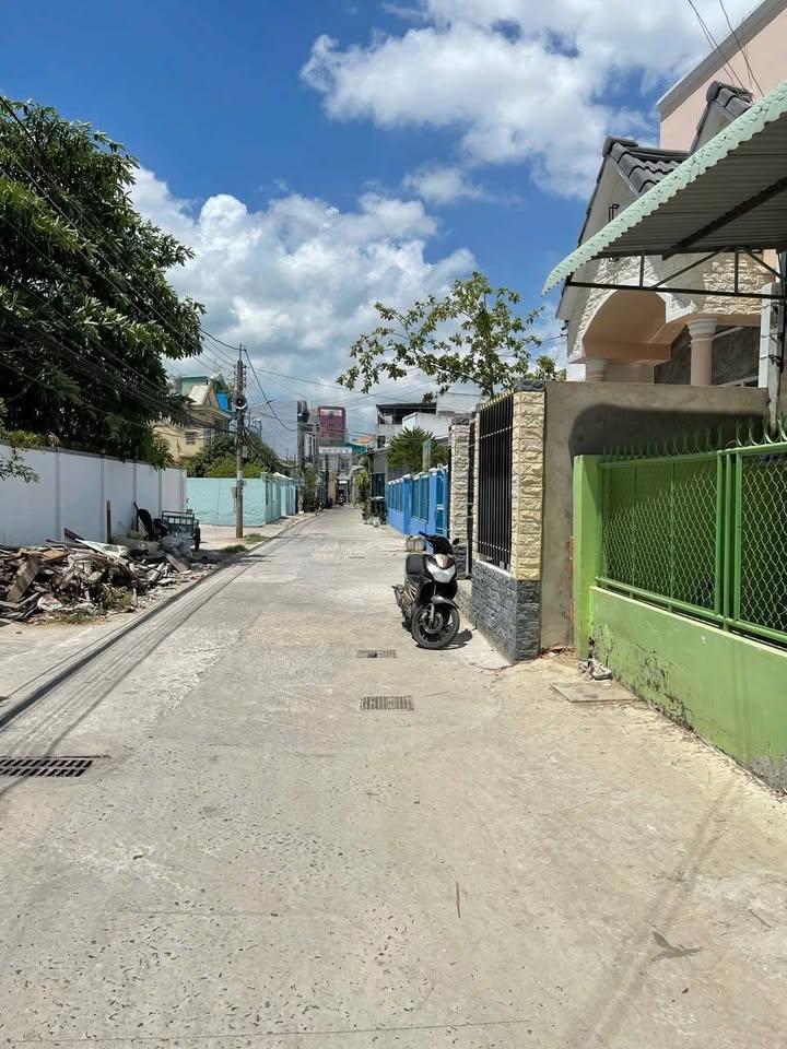 Nhà 2 mặt tiền Nguyễn Thị Minh Khai, 87m² giá 1.3 tỷ - Vị trí đắc địa, ô tô vào tận nhà!