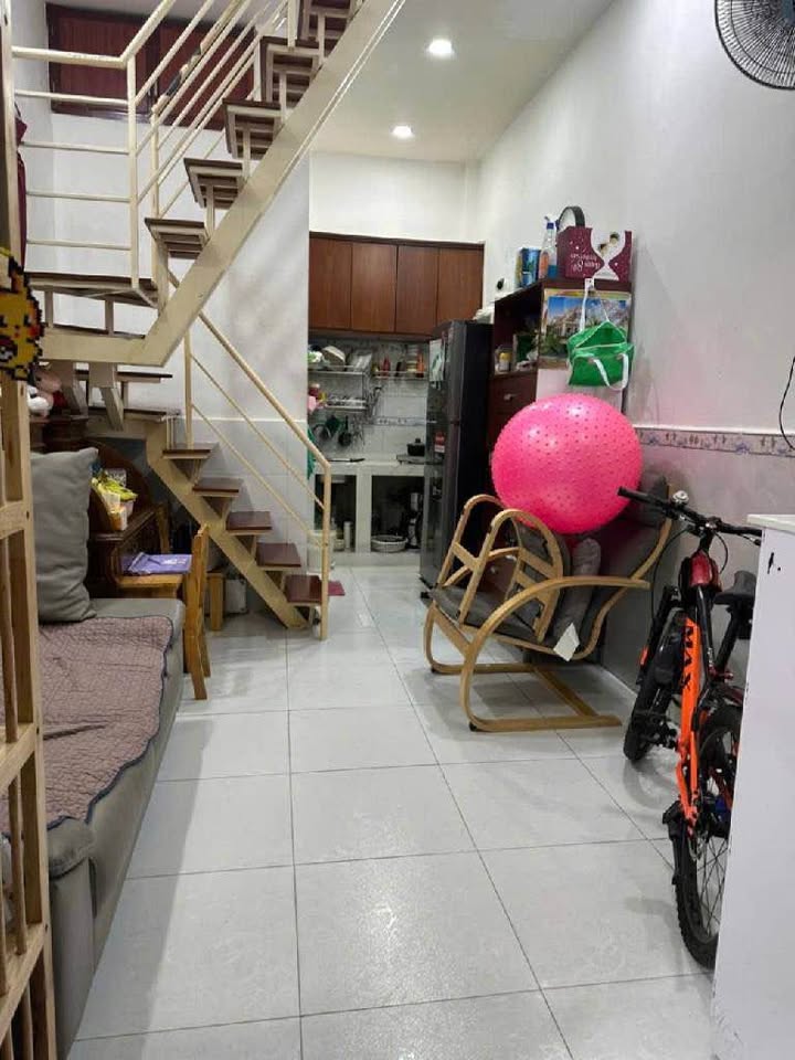 Nhà 2 tầng Lâm Văn Bền Q7, 18m² giá 2.2 tỷ - Sổ hồng riêng, không quy hoạch!