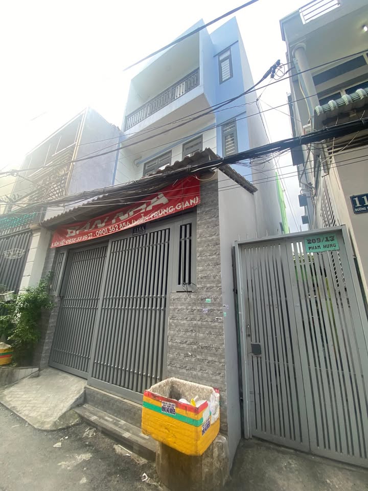 Nhà mới 3 tầng HXH Phạm Hùng P4 Q8 giá 9.2 tỷ - Ô tô đậu tận nhà!