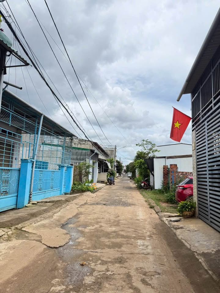 Nhà gác lửng mặt tiền Lê Minh Xuân, BMT 119m² giá 3.638 tỷ - Tiện ích đầy đủ!