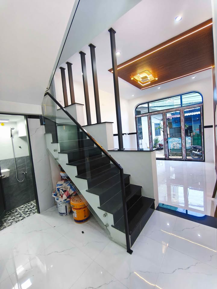 Nhà 2 tầng hẻm rộng Lê Đại Hành, Quy Nhơn 48m² chỉ 2.5 tỷ - Sẵn sàng vào ở!