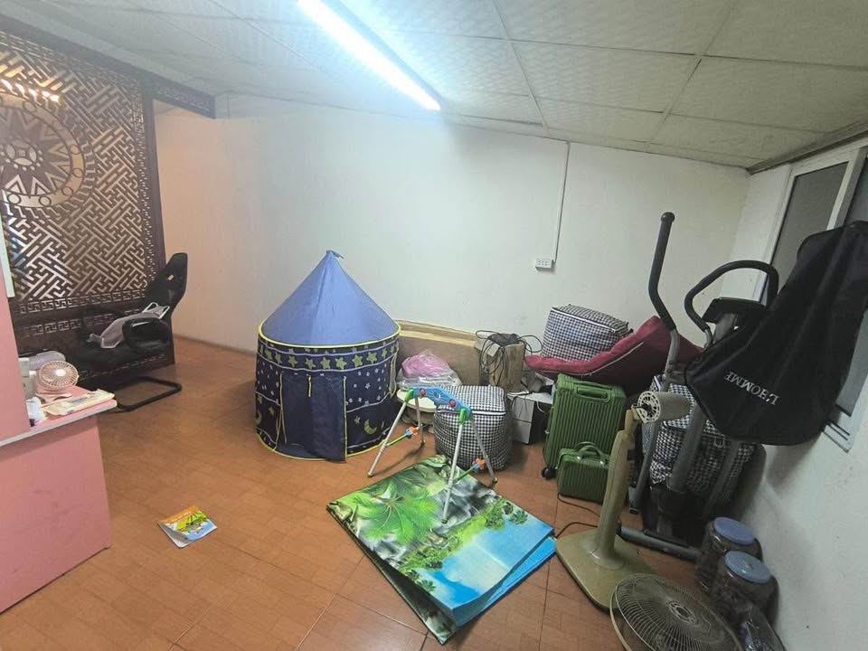 Nhà tập thể Đào Tấn, Ba Đình 120m² giá 5 tỷ - Tiện ích đầy đủ, kinh doanh sầm uất!