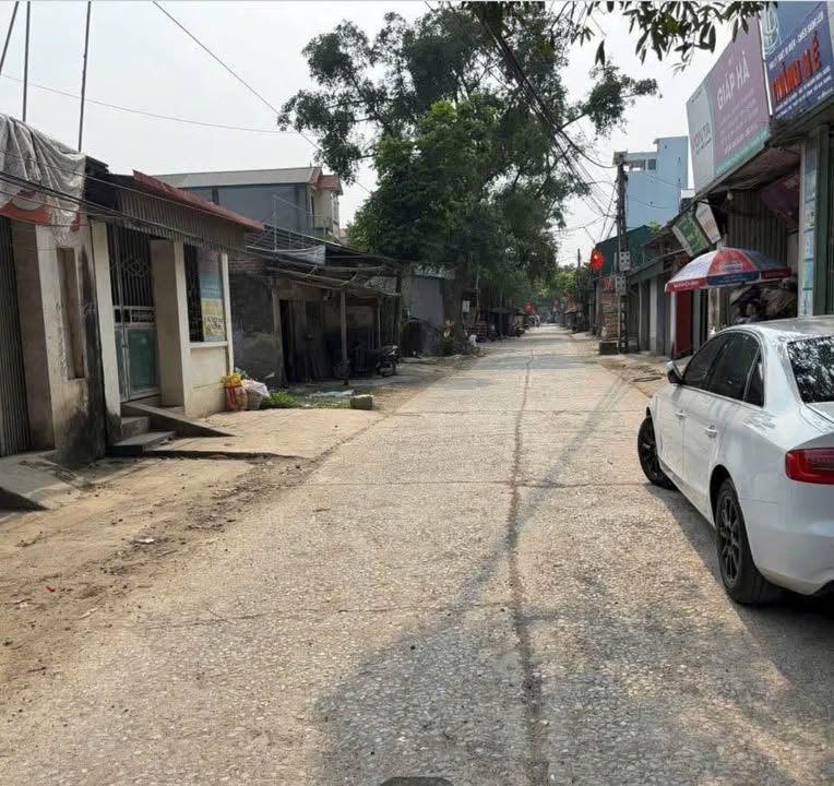 Nhà mặt tiền kinh doanh tại Hòa Chính, Chương Mỹ 90m² chỉ 4 tỷ - Giá tốt cần bán gấp!