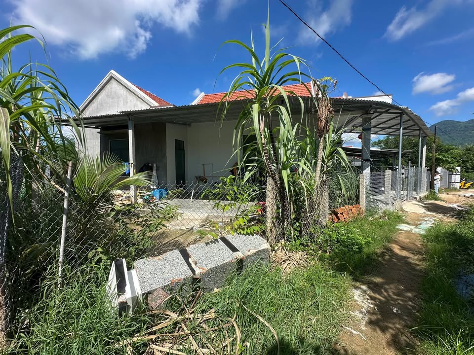 Nhà cấp 4 xã Vạn Thắng, Vạn Ninh 182m² giá 700 triệu - Sẵn sàng vào ở ngay!