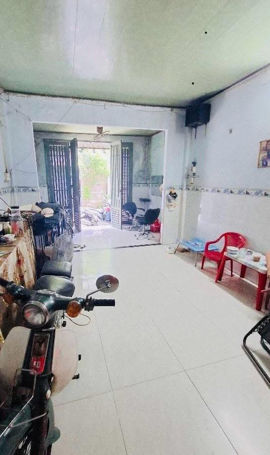 Nhà phố đường Phạm Văn Chí, Quận 6, 76m² giá 6 tỷ - Sổ hồng chính chủ, tiện ích đầy đủ!