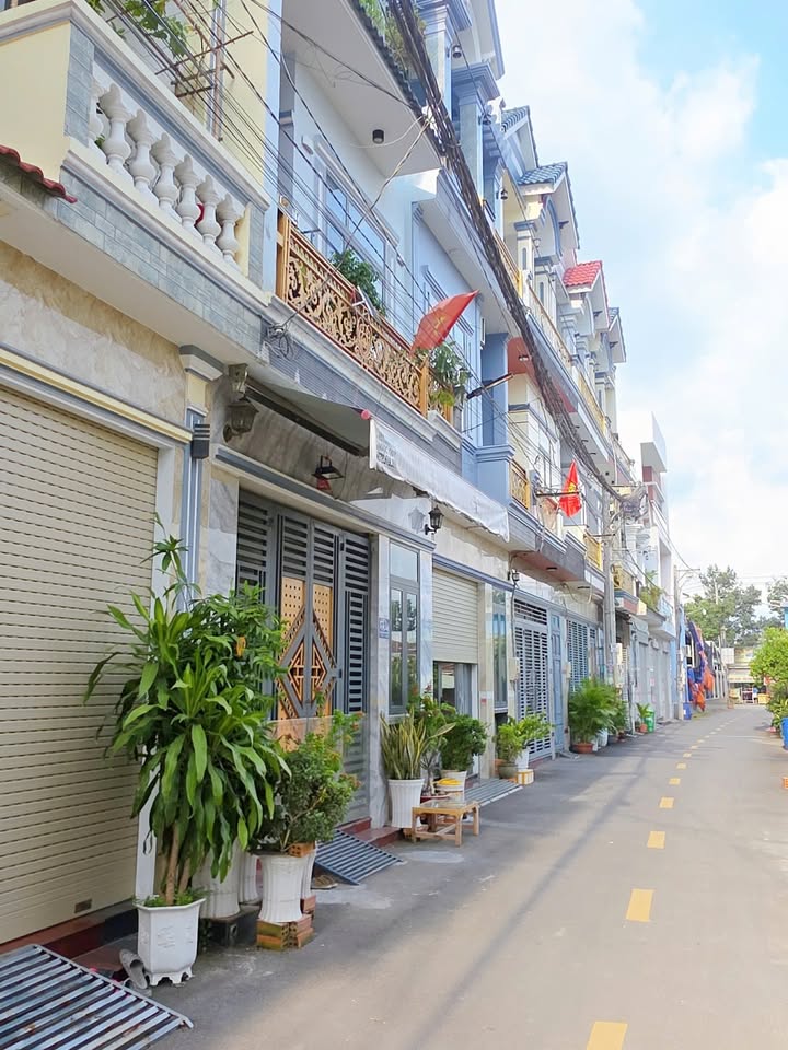 Nhà đẹp Dĩ An 80m² giá 3.85 tỷ - Sẵn sàng vào ở ngay!