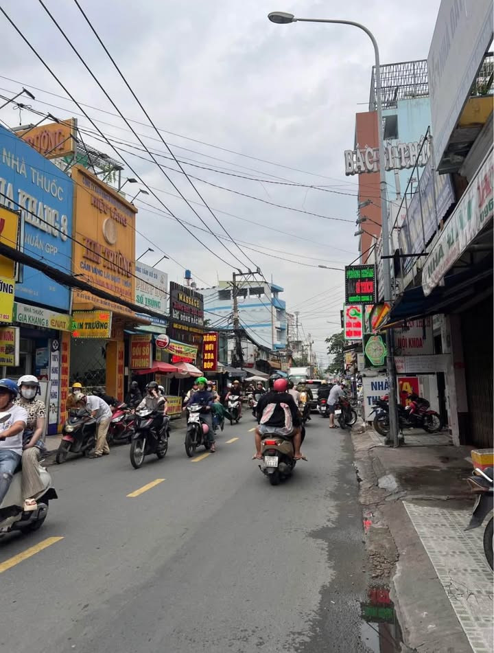 Mặt tiền kinh doanh đường Đông Bắc Quận 12 - 120m² giá 11 tỷ - Đầu tư sinh lời!