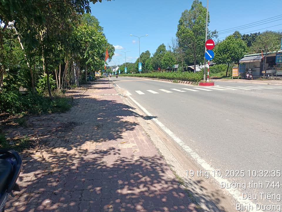 Đất mặt tiền ĐT744 Bến Cát 100m² giá 2 tỷ - Lô góc kinh doanh lý tưởng!